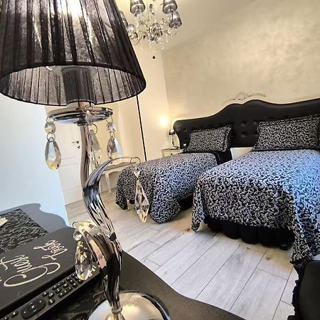 Alloggio Turistico Giulietta E Romeo - Intero Appartamento - Villafranca Di Verona, Zimmer, Holiday Rooms Extérieur photo