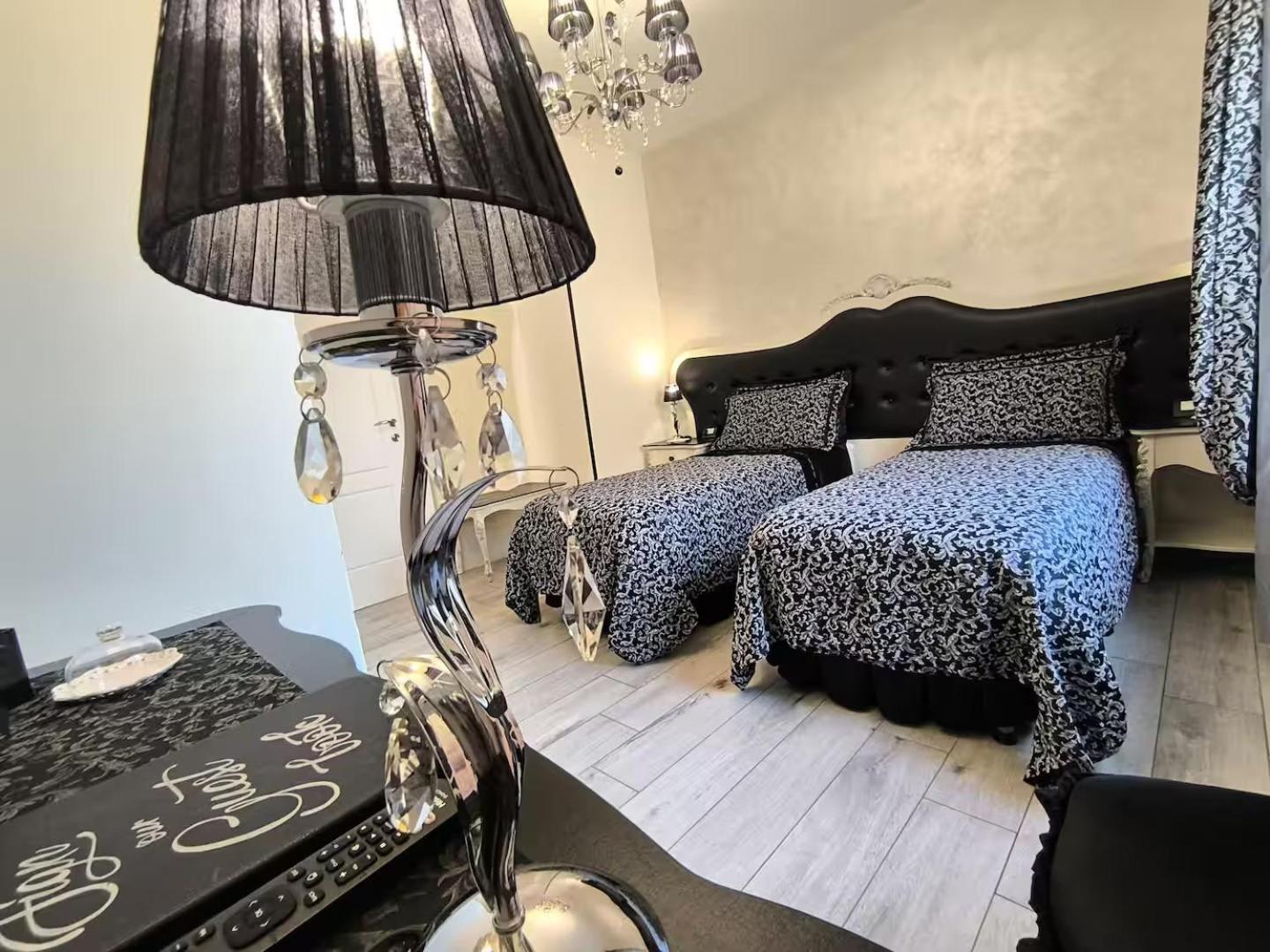 Alloggio Turistico Giulietta E Romeo - Intero Appartamento - Villafranca Di Verona, Zimmer, Holiday Rooms Extérieur photo